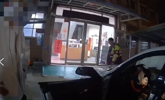 涉毒男子自投羅網上警所叫囂並辱警 龜山警依法究辦