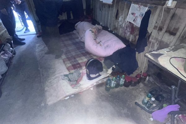 獨居拾荒老翁存糧已空 龜山暖警助他度過新春寒冬