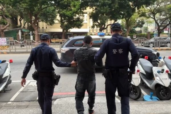 逃逸移工趴趴走遇警盤查想唬弄 警用這特徵識破活逮