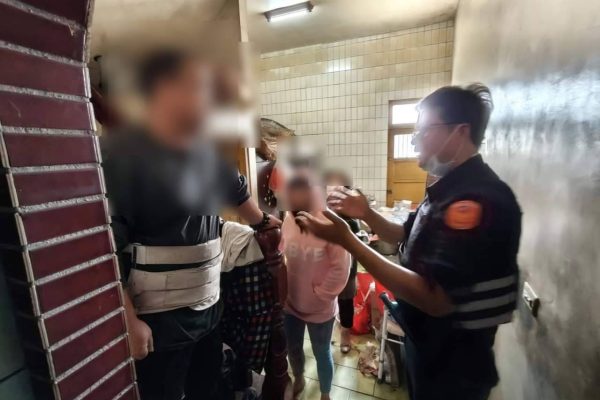四娃警爸分享育兒經! 以溫情關懷化解干戈
