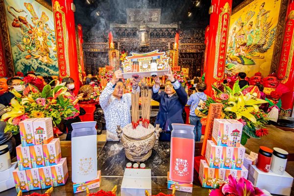 大甲媽祖遶境 新光人壽『瓶』安相挺 投保『Bobee旅平險』 安心有保障