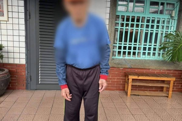 老翁誤觸安心手錶 臺西警火速查看讓家人安心