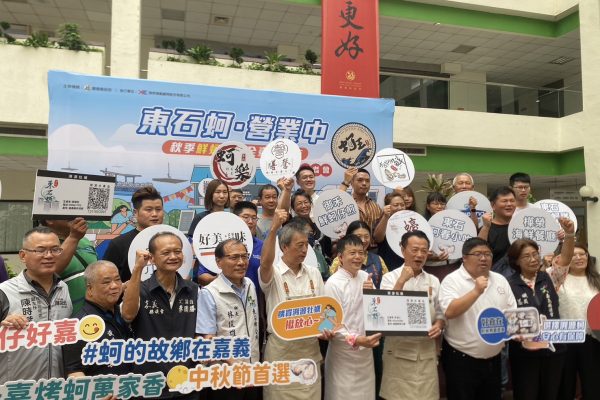 秋季鮮蚵宴!翁縣長邀民眾來嘉吃蚵及選購追溯牡蠣