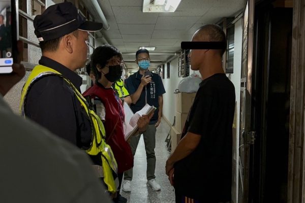 取締市民廣場違規攤販 中市府與法務部聯手強制執行