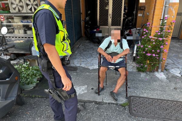 天熱男遭熱暈 吉警護送返家