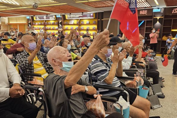 桃園榮家迎榮民節國雷協會聯歡活動向榮民致敬