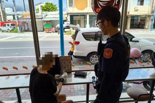 婦人焦急尋找遺失錢包 吉安警迅速協助物歸原主